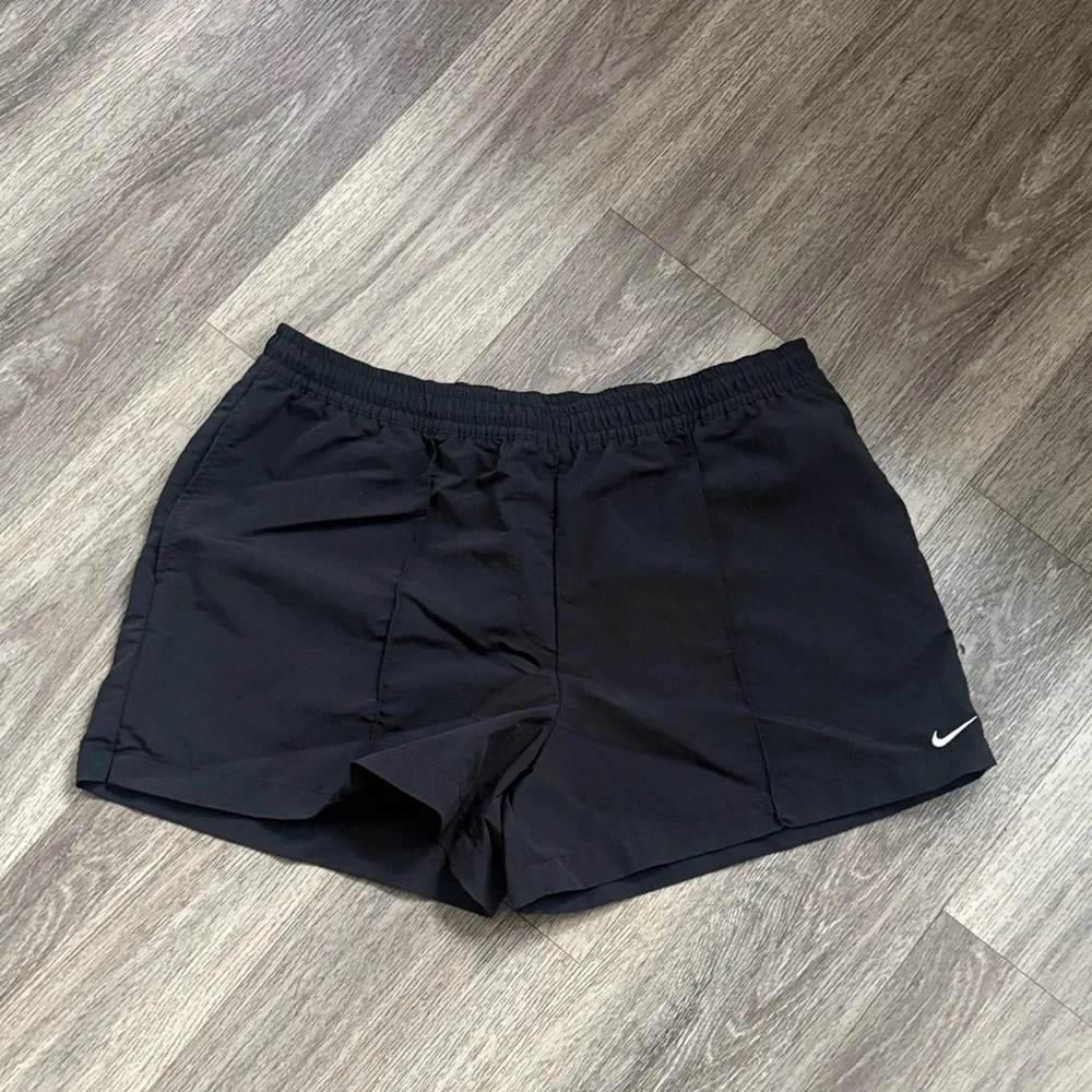 Nike Women's Athletic Black Shorts XL Nylon 4”